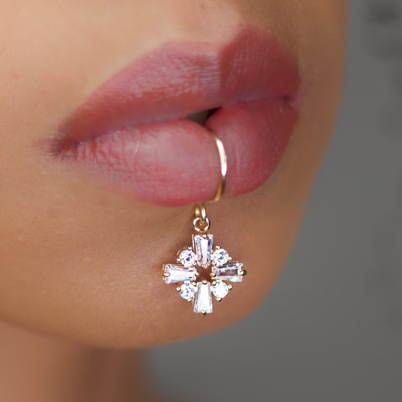 Body Jewelry And Earrings - Luksusowe kolczyki wiszące w kształcie kwiatów